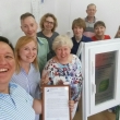OKFIL-Директор Института окна СПб вручает нам документ-Оконные-Фильтры